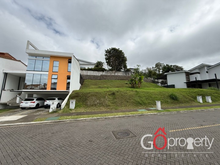 Lote en condominio las Rusias!